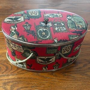 Vintage "Princess" Brand Oval Sewing Basket with Early American Colonial Design